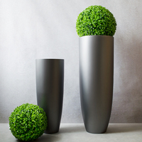 Grand vase en fibre de verre gris argenté pour décoration intérieure moderne ornement de pot de fleurs sur pied pour décoration intérieure douce