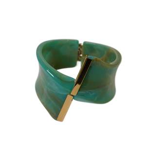 Bracelets manchette vintage plaqués or, forme géométrique - Product Image 1