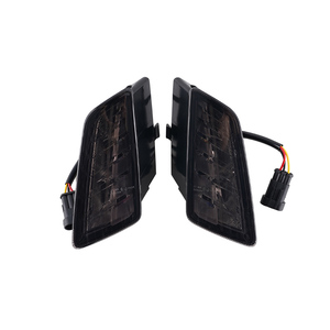 Parti e accessori moto Yongjin indicatori di direzione anteriori luci led per <span class=keywords><strong>Vespa</strong></span> GTS125 <span class=keywords><strong>250</strong></span> 300 <span class=keywords><strong>GTV</strong></span> <span class=keywords><strong>250</strong></span> 300 2023 - Product Image 1