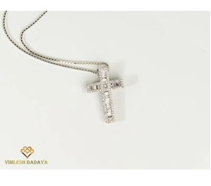 Colgante de Cruz con Diamantes Naturales para Él y Ella, Corte Baguette y Princesa, Certificado IGI, Oro Sólido de 18K, Elegante Joyería Fina para Regalo - Product Image 4