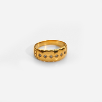 Bague élégante en acier inoxydable pour femmes avec étoiles en zircon imperméable PVD plaqué or 18 carats cadeau de bijoux en diamant taillé princesse