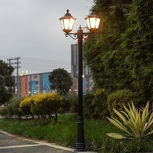 Lampadaire de jardin extérieur en fer, LED blanc chaud, abat-jour en verre, IP66, AC 220V, garantie 10 ans, alimenté par énergie solaire, détecteur de mouvement, intensité variable - Product Image 4