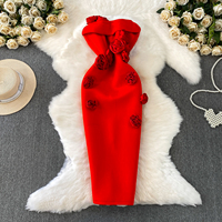 Robe moulante mi-longue élégante sans bretelles pour femme, avec décorations de roses 3D, idéale pour les soirées, les fêtes et les tenues décontractées.