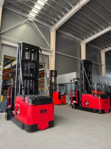 Nuovo Design Carrello Elevatore Elettrico a Tre Vie con Forche Rotanti, Montante a Tre Stadi e Traslatore Laterale Idraulico Modello CDMX15-80S - Product Image 5