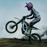Prévente 2026 avec dépôt : Nouvelle moto tout-terrain 24KW Light Bee 2 X SURRON pour adultes, vitesse maximale 90km/h, vente en gros de motos tout-terrain