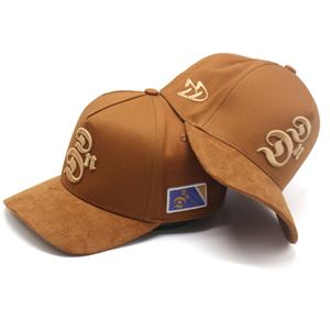 100% coton logo de broderie 3D personnalisé une casquette de baseball 5 panneaux avec bord en daim - Product Image 1