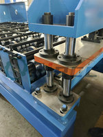 Machine de forgeage à froid haute productivité pour matériaux de construction avec moteur, pompe, PLC, boîte de vitesses 380V, tension personnalisable
