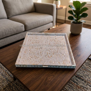 Plateau de service rectangulaire Aurora en bois fait main avec incrustations de perles, décoration de table de luxe irisée, écologique et en stock - Product Image 1
