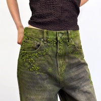 Jean DIZNEW pour homme, vert gris délavé, coupe ample, avec broderie motif feuille de plante, vigne et hirondelle jaune-vert sur la jambe gauche, personnalisé OEM DIZNEW