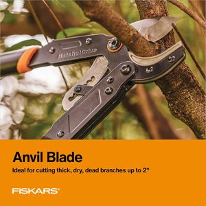 กรรไกรตัดกิ่งไม้ Fiskars รุ่น Ratchet Drive Anvil Lopper ขนาด 32 นิ้ว สำหรับงานหนัก ตัดได้สูงสุด 2 นิ้ว ด้ามจับแบบยึดติด ใช้งานง่าย บีบง่าย รับประกันตลอดอายุการใช้งาน - Product Image 3