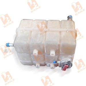Réservoir d'eau 2270104 227-0104 Vase d'expansion de liquide de refroidissement utilisé pour <span class=keywords><strong>CAT</strong></span> 914G 914G2 <span class=keywords><strong>924G</strong></span> 924GZ 928G 930G - Product Image 1