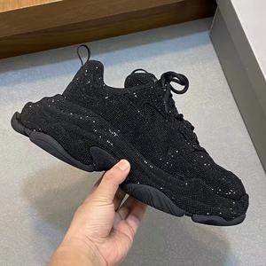 รองเท้าผ้าใบหนังแท้คุณภาพสูงแบบผูกเชือก กันลื่น ดีไซน์เพชร พื้นหนา สำหรับผู้ชายและผู้หญิง รองเท้าลำลองสำหรับเดิน - Product Image 3