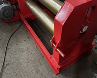 Machine à cintrer les tôles en acier inoxydable à trois rouleaux W11-8*1000 semi-automatique
