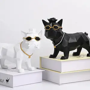 Commercio all'ingrosso personalizzato resina europa figurina animale home table decor grande piccola scultura in bianco e nero bull dog statue