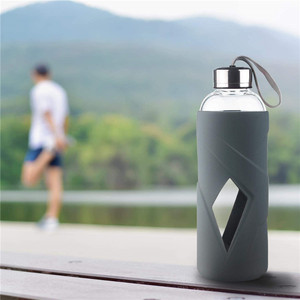 ขวดน้ำแก้วขนาด 32 ออนซ์ พร้อมปลอกซิลิโคนกันลื่นแบบถอดได้ - Product Image 1