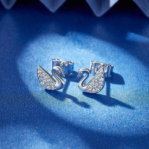 Orecchini a bottone in argento nuotato classico e classico Best-seller con forma arrotondata in platino placcato rodio con anniversari - Product Image 6