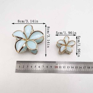 Lot de 3 pinces à cheveux dorées en forme de fleur, pour femme, grandes et petites tailles, dégradé de couleurs, accessoires capillaires pour les vacances, pince à cheveux fleurie - Product Image 4