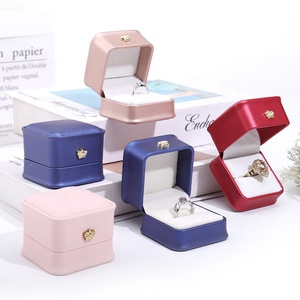 Scatola Porta Gioielli in Pelle PU per Fidanzamento e Matrimonio, <span class=keywords><strong>Organizzatore</strong></span> Personalizzato per Anelli, Bracciali, Collane e Orecchini - Product Image 2