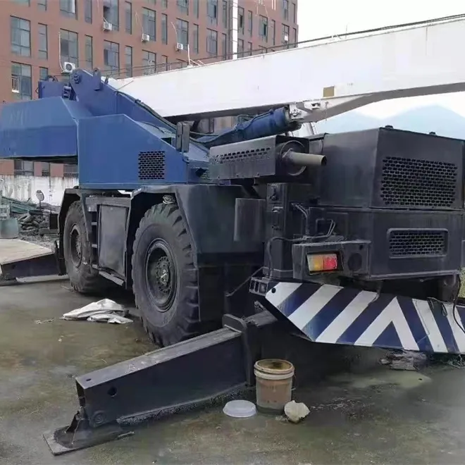 Made in Japan second hand Tadano TL-250E 25 ton Truck Crane on sale in Shanghai