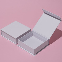 Scatola Regalo in Carta Kraft con Chiusura Magnetica, Disponibile in Diverse Misure, Tre Opzioni di Colore, Cartone Rigido per Feste e Compleanni