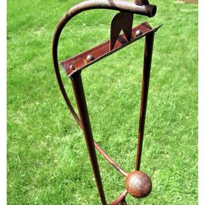 Oiseau cinétique en métal marron à ailes battantes, décoration de jardin oscillante, tourbillon de vent, art de jardin - Product Image 5