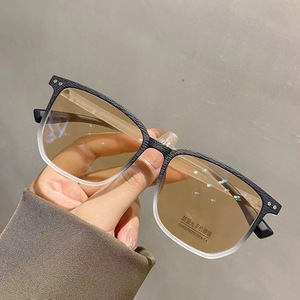 DOISYER <span class=keywords><strong>occhiali</strong></span> fotocromatici di nuova moda <span class=keywords><strong>occhiali</strong></span> <span class=keywords><strong>da</strong></span> <span class=keywords><strong>vista</strong></span> <span class=keywords><strong>occhiali</strong></span> <span class=keywords><strong>da</strong></span> <span class=keywords><strong>vista</strong></span> retrò classici <span class=keywords><strong>con</strong></span> venature del legno finto quadrati Anti <span class=keywords><strong>luce</strong></span> blu - Product Image 3