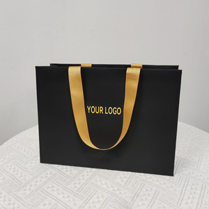 Sacchetti di Carta Artistica Personalizzati per Abbigliamento, Accessori Moda, con Logo a Nastro, Regali Aziendali, Shopping per Calze, Scarpe, Pellicce - Product Image 5
