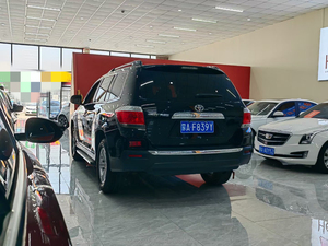 Véhicules japonais Toyota <span class=keywords><strong>Highlander</strong></span> 2.7L <span class=keywords><strong>5</strong></span> places, état d'origine, couleur noire, grand SUV, voiture d'occasion, année 2015 - Product Image 5