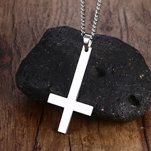 Collana da uomo gioielli satanici in acciaio inox con croce rovesciata - Product Image 3