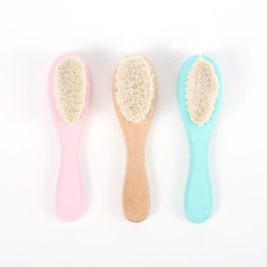 Échantillon gratuit professionnel approuvé Brosse à cheveux pour bébé en bois Peigne et ensemble de brosses pour bébé - Product Image 6