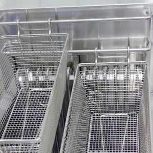 Freidora Eléctrica Comercial con Tanque Único de Acero Inoxidable y Sistema de Filtrado de Aceite, Capacidad de Aceite de 35-40L, Potencia de 18.55kW - Product Image 2