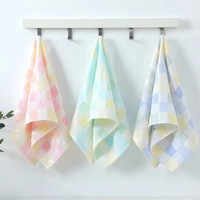 Nouveau style – Serviette carrée en gaze color-block pour enfants, petite serviette de visage, bavoir, mouchoir de maternelle – Vente en gros Chine