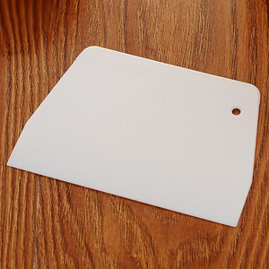 มีดตัดแป้งพลาสติกสำหรับทำขนมเค้กครีมสปาตูล่าสีขาว 20.3 ซม. - Product Image 2