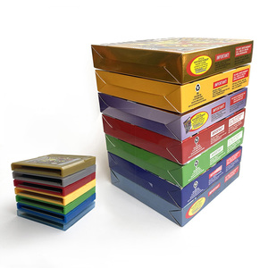 Cartucho de Juego Pokémon con Acabado Metálico en Caja para GBC, Versiones Oro, Plata, Amarillo, Azul, Verde, Cristal y Rojo (EE. UU.) - Product Image 1