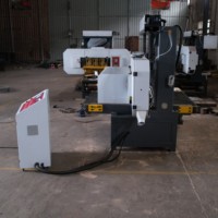 Machine à scier à ruban horizontale multi-têtes pour la découpe du bois destinée aux meubles en bois