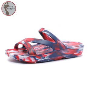 Chaussons de récupération confortables <span class=keywords><strong>avec</strong></span> soutien de la voûte <span class=keywords><strong>plantaire</strong></span> pour femmes, chaussons imprimés athlétiques d'été pour hommes - Product Image 1
