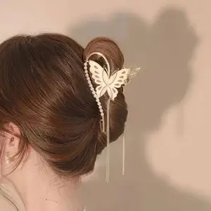 Mode Haarklauw Parel Kwastje Vlinder Haarclips Vrouwen Grote Elegante Haarspeld Grijpen Haai Clip Hoofddeksels Haaraccessoires 2022