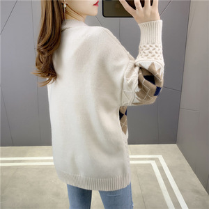 Manteau de pull ample surdimensionné en tricot torsadé à col en V de <span class=keywords><strong>style</strong></span> coréen pour femmes coupe personnalisée avec logo avant à manches longues - Product Image 3