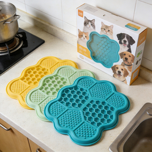 Fabricante Profesional de Platos de Silicona Personalizados para Perros, Tapete para Lamer, Comedero Lento - Product Image 1
