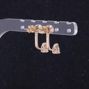 Pendientes de diamantes cultivados en laboratorio con corte de pera en oro amarillo de 10k de Starsgem Custom Jewelry. - Product Image 2