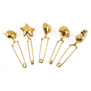 Infusor de Té de Acero Inoxidable en Varias Formas, Dorado con Mango Largo - Product Image 1