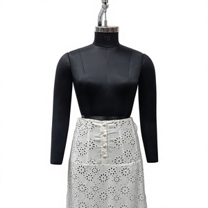 Jupe longue à taille haute pour femme, en dentelle florale, coupe trapèze, avec boutons sur le devant et ourlet à volants, style Prairie Chic - Product Image 1