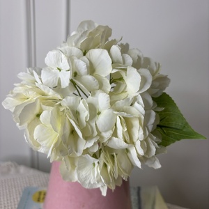Hydrangea artificielle réaliste faite à la main à tige unique <span class=keywords><strong>pour</strong></span> la décoration de fêtes, les bouquets de mariage, la rentrée scolaire, le Nouvel An chinois - Style moderne - Product Image 4