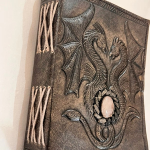 Nuevo Diario de Cuero Doble Dragón Antiguo de 240 Páginas a Elección - Product Image 1