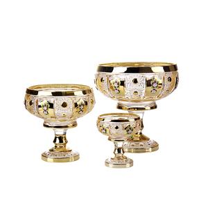 Juego de 3 Tazones de Vidrio Estilo Bohemia con Baño de Oro y Flores de Plástico - Product Image 6