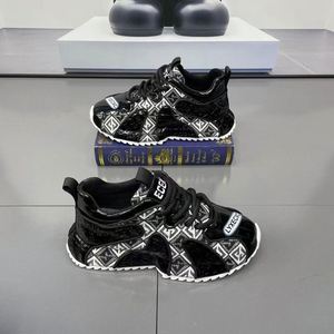Zapatillas de Plataforma a la Moda para Jóvenes, con Bordado y Diseño de Empalmes, Cómodas y Ligeras, para Uso Diario Informal - Product Image 3