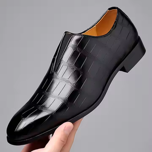 Zapatos de Hombre Talla 41 Negros, Zapatos de Vestir de Cuero con Suela Suave, Estilo Casual Profesional, Talla Grande - Product Image 1