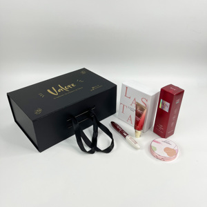 Caja de regalo magnética negra de lujo con logotipo personalizado, caja plegable con imán y asa de cinta para productos de belleza y cosméticos - Product Image 6