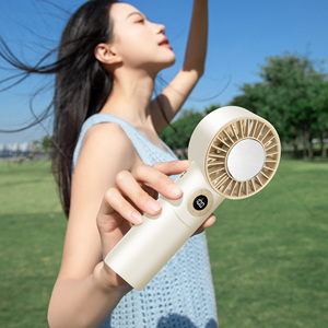 พัดลมมือถือขนาดเล็กแบบพกพา ความจุแบตเตอรี่ 3600mAh ชาร์จเร็ว สำหรับใช้ในบ้าน นอกบ้าน และกิจกรรมกลางแจ้ง ทำจากพลาสติก - Product Image 5