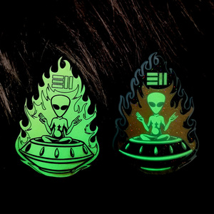 <span class=keywords><strong>Pin</strong></span> Maker Tùy Chỉnh Dạ Quang Ve Áo <span class=keywords><strong>Pin</strong></span> Huy Hiệu Kim Loại Phát Sáng Tráng Men <span class=keywords><strong>Pin</strong></span> Phát Sáng Trong Darcy - Product Image 1